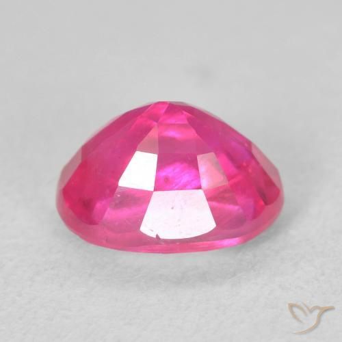 Rubí Magenta intenso natural de 2.27 ct, Ovalada, VS