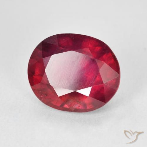 Rubí Medium Dark-Red natural de 7.45 ct, Ovalada, VS