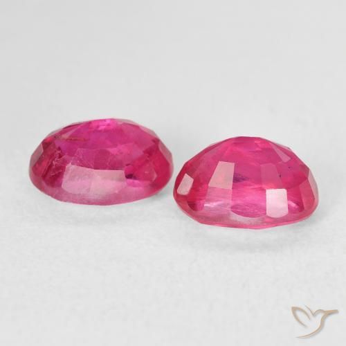 Gemas de Rubí Magenta intenso natural de 2.91 ct, Ovalada, VS