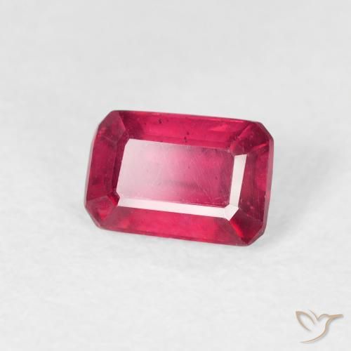 Rubí Rojo medio natural de 0.98 ct, Corte Octágono / Esmeralda, VS