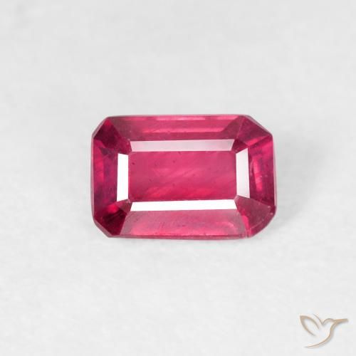 0.70ct Natural Rojo claro Rubí, corte esmeralda, VS