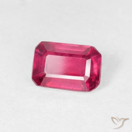 Rubí Rojo claro natural de 0.70 ct, Corte Octágono / Esmeralda, VS