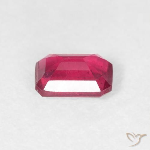 Rubí Rojo claro natural de 0.70 ct, Corte Octágono / Esmeralda, VS