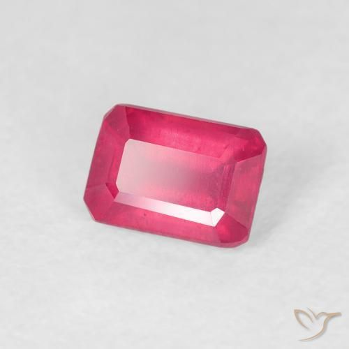 Rubí Rojo medio natural de 0.82 ct, Corte Octágono / Esmeralda, VS