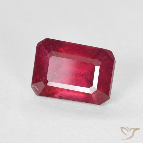 Rubí Rojo oscuro natural de 1.86 ct, Corte Octágono / Esmeralda, VS