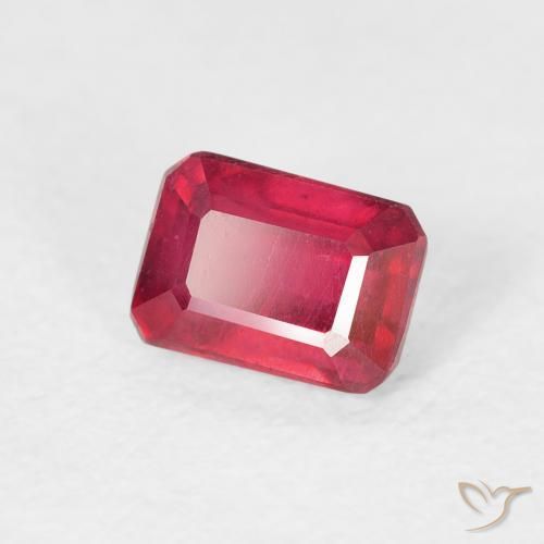 Rubí Rojo medio natural de 0.97 ct, Corte Octágono / Esmeralda, VS