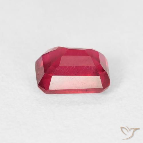 Rubí Rojo medio natural de 0.97 ct, Corte Octágono / Esmeralda, VS