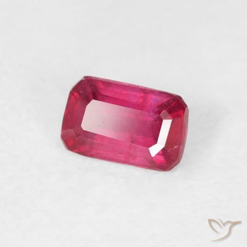Rubí Rojo claro natural de 0.67 ct, Corte Octágono / Esmeralda, VS