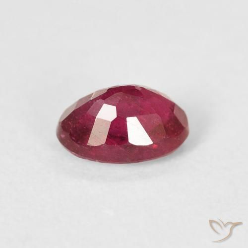 Rubí Rojo medio natural de 0.84 ct, Ovalada, VS-SI