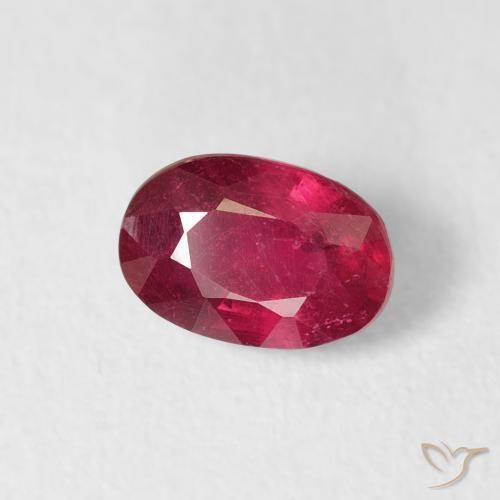 Rubí Rojo sangre natural de 0.77 ct, Ovalada, VS-SI