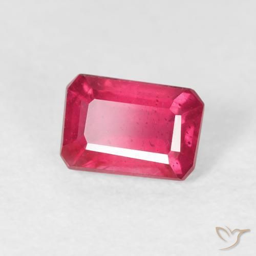 Rubí Rojo medio natural de 1.04 ct, Corte Octágono / Esmeralda, VS