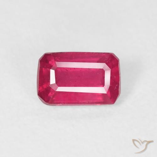 0.82ct Natural Rojo medio Rubí, corte esmeralda, VS