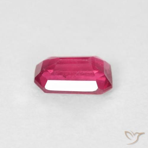 Rubí Rojo medio natural de 0.61 ct, Corte Octágono / Esmeralda, VS