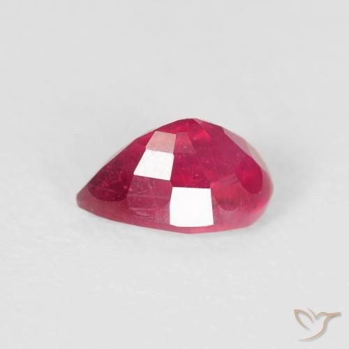 Rubí Carmesí intenso natural de 0.70 ct, En forma de pera, VS-SI