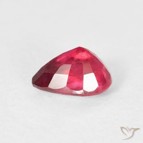 Rubí Carmesí intenso natural de 0.72 ct, En forma de pera, VS-SI