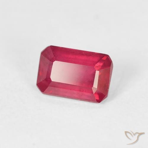 Rubí Rojo rosado natural de 0.90 ct, Corte Octágono / Esmeralda, VS