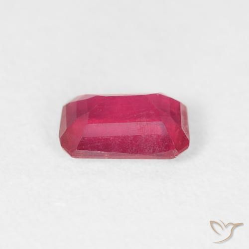 Rubí Rojo medio natural de 0.77 ct, Corte Octágono / Esmeralda, VS