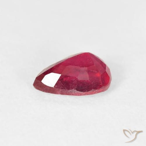 Rubí Rojo medio natural de 0.78 ct, En forma de pera, VS-SI