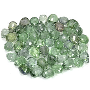 Gemas de zafiro verde natural de  ct, briolette, VS