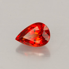 Zafiro naranja natural de 0,65 ct, en forma de pera, VS