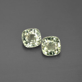 Gemas de zafiro verde natural de  ct, corte cojín, VS