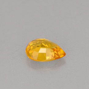 Zafiro naranja natural de 0,70 ct, en forma de pera, VS