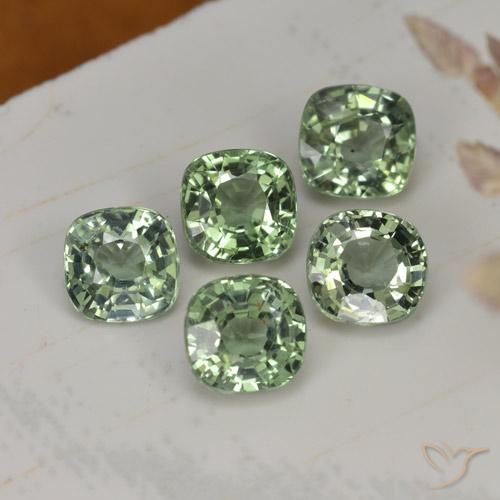 Gemas de Zafiro Verde bosque natural de 2.25 ct, Forma Cojín, VVS-VS