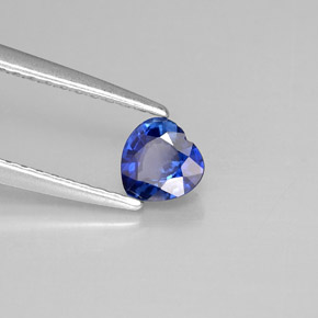 Zafiro azul natural de 0,44 ct, forma de corazón, VS
