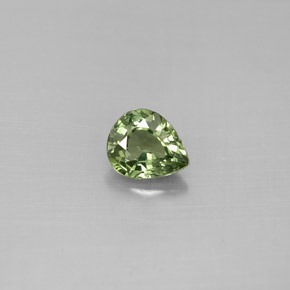 Zafiro Verde natural de 0.77 ct, En forma de pera, VS