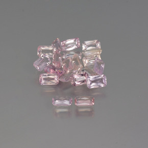 Gemas de zafiro multicolor natural de  ct, corte esmeralda, VS-SI