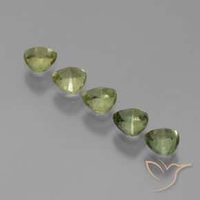 Gemas de Zafiro Verde bosque claro natural de 1.84 ct, Trillón, VS