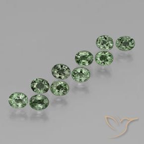 Gemas de Zafiro Verde oscuro medio natural de 6.27 ct, Ovalada, VVS-VS