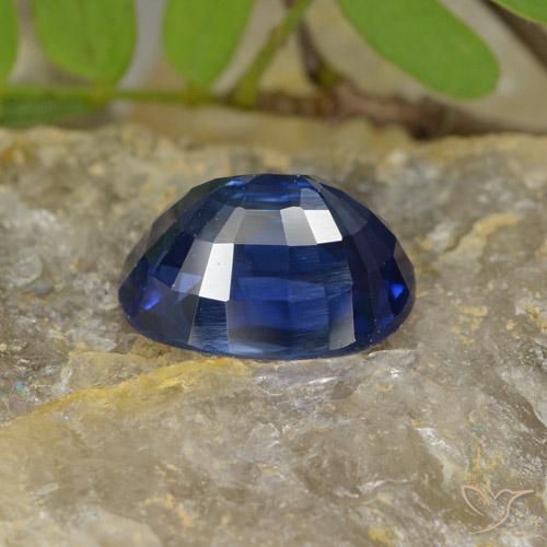 Zafiro Azul marino natural de 4.96 ct, Ovalada, VS