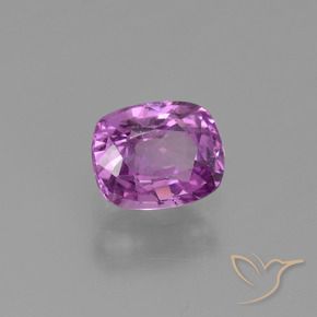 Zafiro Púrpura oscuro medio natural de 1.21 ct, Forma Cojín, VS