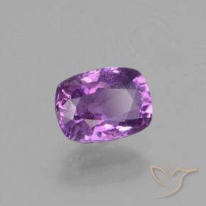 Zafiro Violeta medio natural de 1.46 ct, Forma Cojín, VS