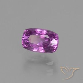 Zafiro Púrpura oscuro medio natural de 1.41 ct, Forma Cojín, VS