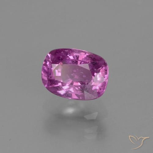 Zafiro Púrpura oscuro medio natural de 1.38 ct, Forma Cojín, VS