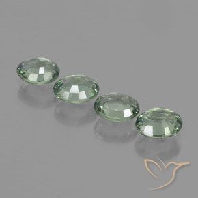 Gemas de Zafiro Verde claro natural de 2.82 ct, Ovalada, VVS-VS