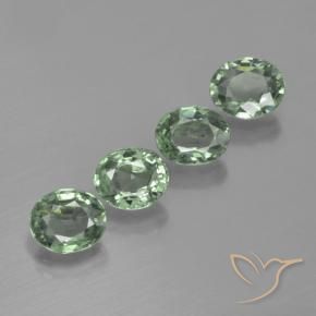 Gemas de Zafiro Verde medio natural de 3.32 ct, Ovalada, VVS-VS