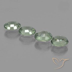 Gemas de Zafiro Verde claro medio natural de 3.28 ct, Ovalada, VVS-VS