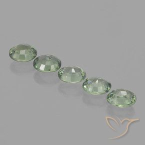 Gemas de Zafiro Verde musgoso natural de 4.20 ct, Ovalada, VVS-VS