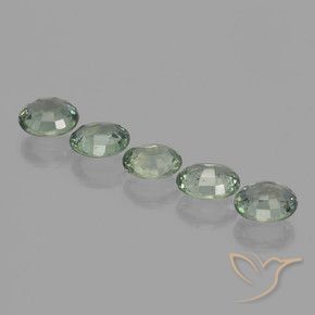 Gemas de Zafiro Verde bosque claro natural de 4.19 ct, Ovalada, VVS-VS