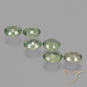 Gemas de Zafiro Verde bosque natural de 4.51 ct, Ovalada, VVS-VS