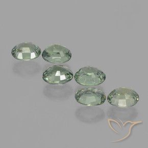 Gemas de Zafiro Verde bosque claro natural de 4.38 ct, Ovalada, VVS-VS