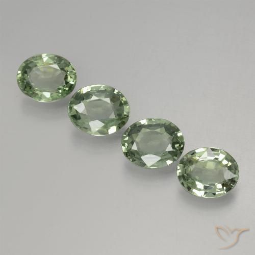 2.80ctw Natural Medium Light Green Zafiro, Ovalada, VVS-VS