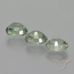 Gemas de Zafiro Verde bosque claro natural de 2.71 ct, Ovalada, VVS-VS