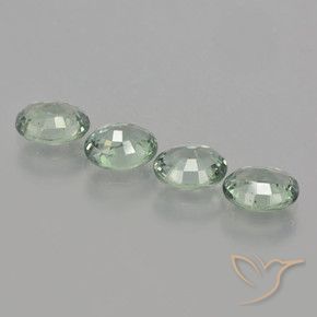 Gemas de Zafiro Verde musgoso natural de 3.08 ct, Ovalada, VVS-VS