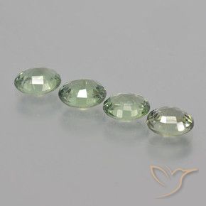 Gemas de Zafiro Verde musgoso natural de 3.22 ct, Ovalada, VVS-VS