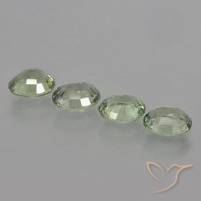Gemas de Zafiro Verde bosque natural de 3.30 ct, Ovalada, VVS-VS