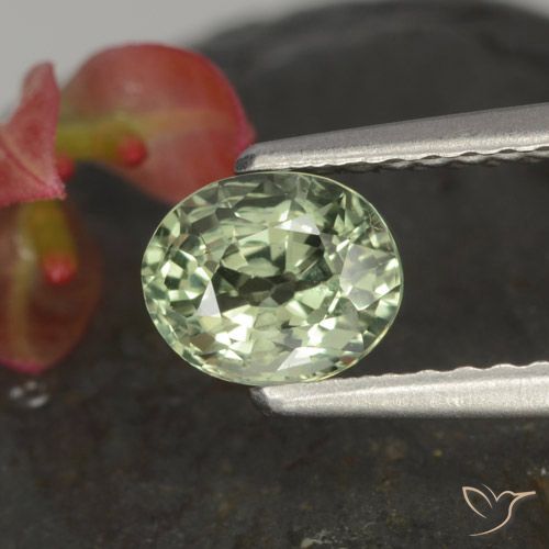 0.85ct Natural Verde claro Zafiro, Ovalada, VVS-VS